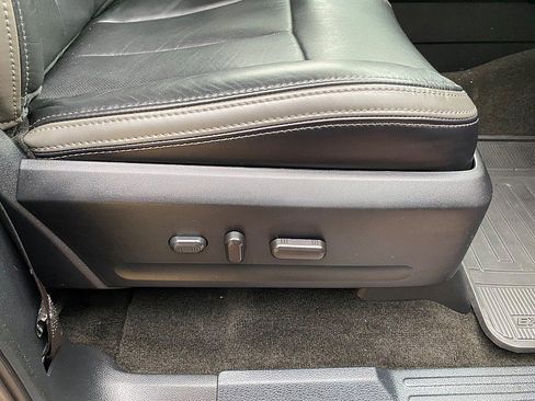 Certified 2017 Ford Expedition EL Platinum image 34