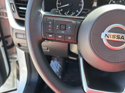 Used 2021 Nissan Rogue S AWD/4WD image 17