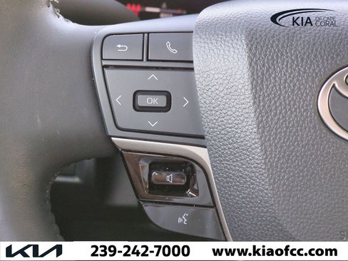 Used 2025 Toyota Camry XLE image 23