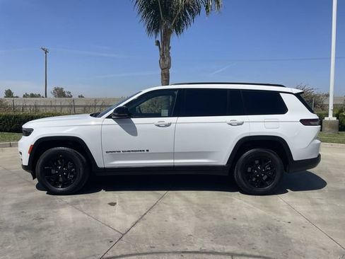 Used 2025 Jeep Grand Cherokee L Laredo AWD/4WD image 5