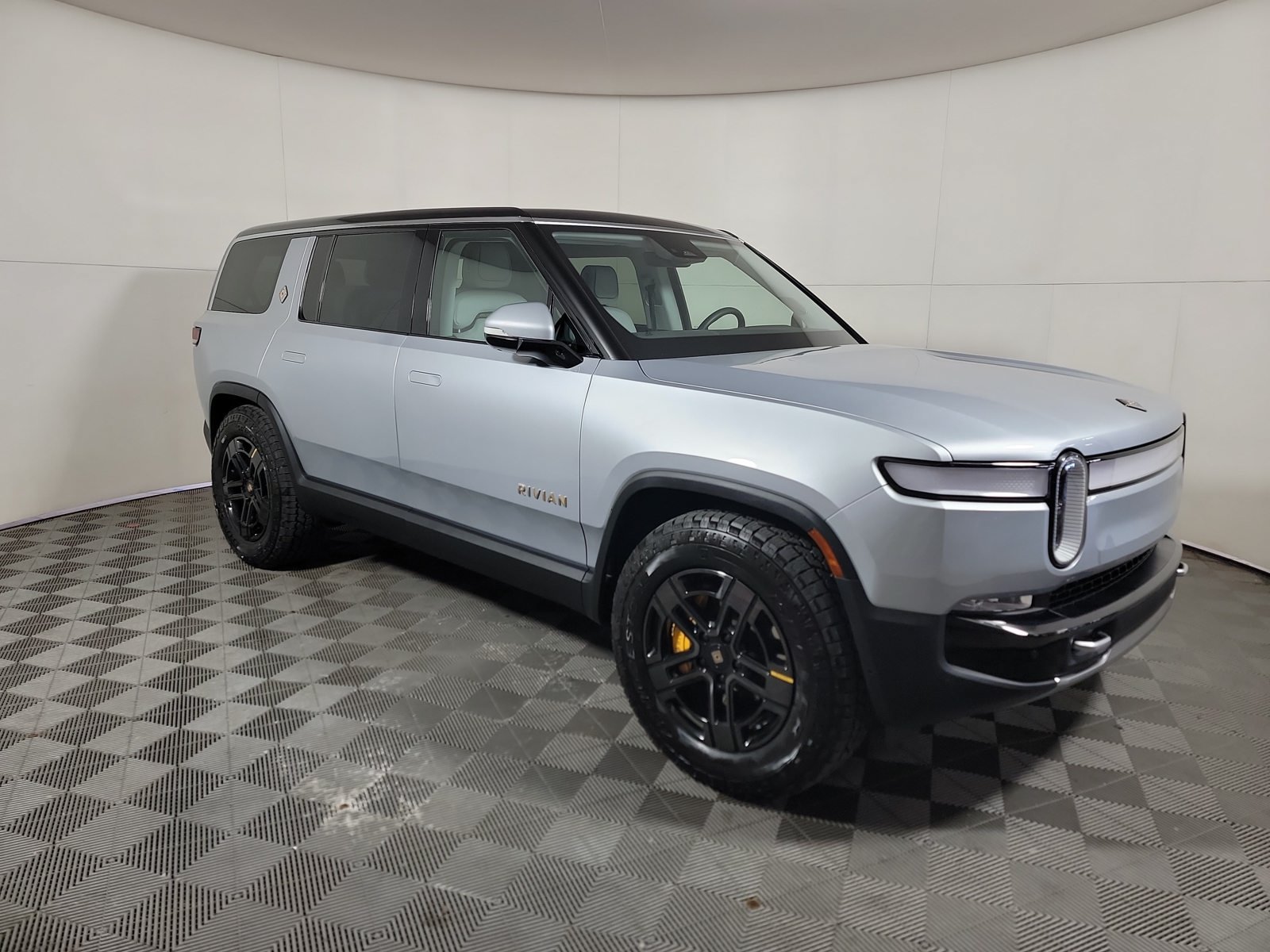 Used 2023 Rivian R1S Adventure Quad AWD/4WD image 7