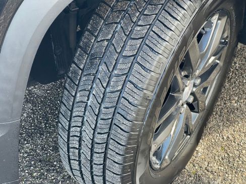 Used 2019 GMC Acadia SLT image 30