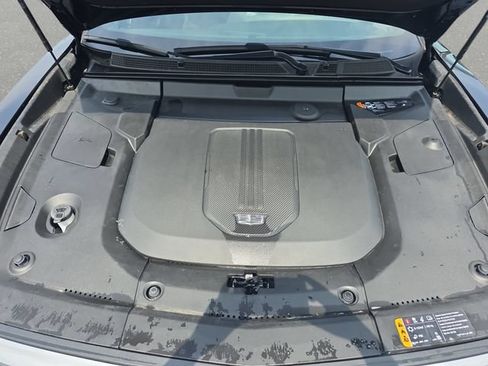 Certified 2024 Cadillac Lyriq Luxury AWD/4WD image 32