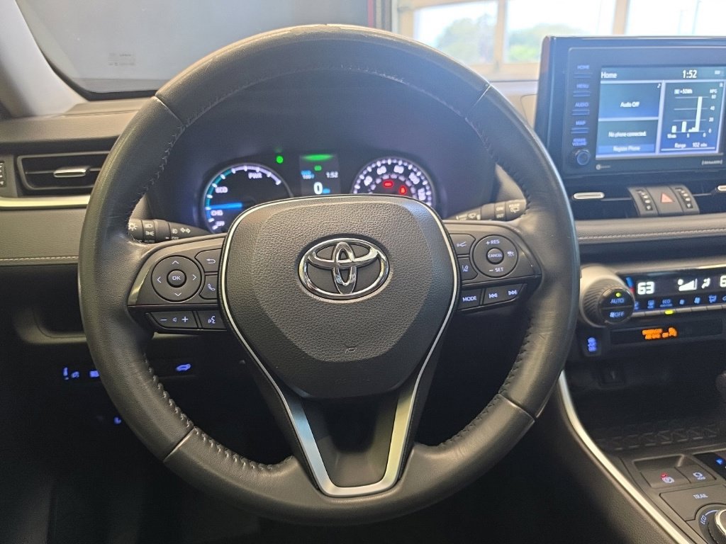 Used 2021 Toyota RAV4 XLE Premium AWD/4WD image 25