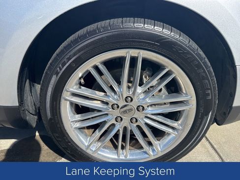 Used 2019 Lincoln MKT AWD image 9