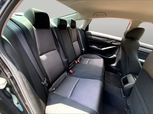 Used 2018 Honda Accord LX image 17