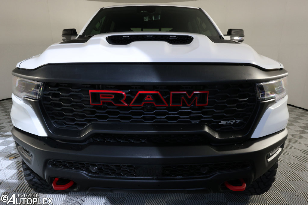 Used 2027 RAM 1500 4x4 Crew Cab image 2