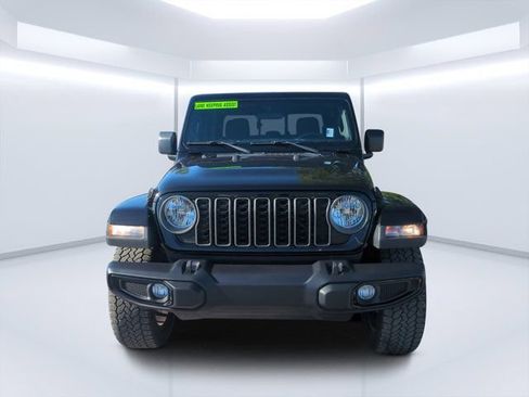 Used 2025 Jeep Gladiator Sport AWD/4WD image 8