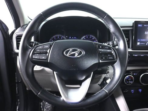 Used 2021 Hyundai Venue SEL FWD image 11