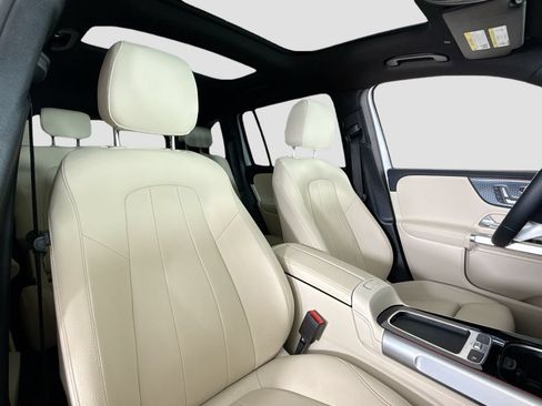 Used 2025 Mercedes-Benz GLB 250 image 14