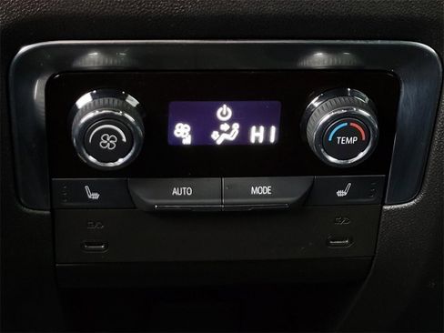 Certified 2025 Chevrolet Tahoe Z71 w/ Z71 Off-Road Package image 37