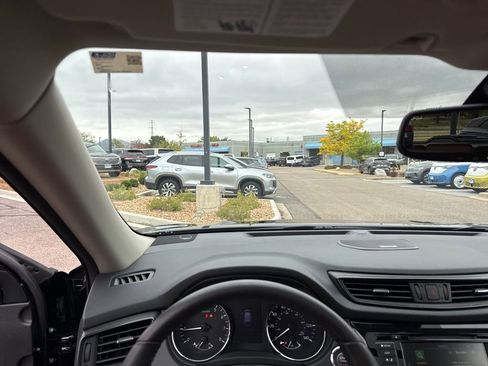 Used 2019 Nissan Rogue SL w/ Premium Package AWD/4WD image 13