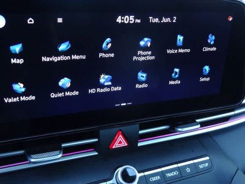 Used 2024 Hyundai Elantra SEL FWD image 24
