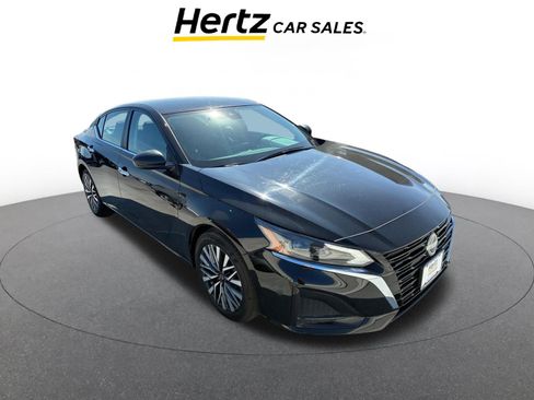 Used 2025 Nissan Altima 2.5 SV image 1
