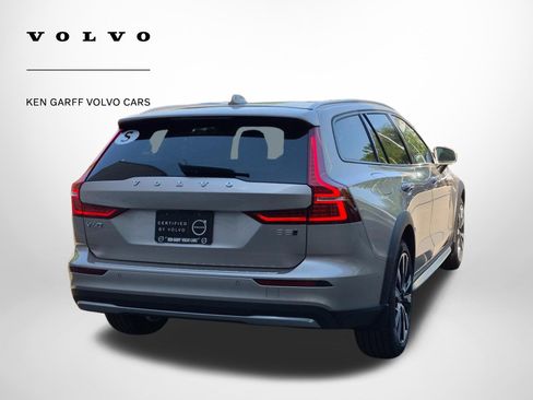 Used 2026 Volvo V60 B5 Cross Country Ultra AWD/4WD image 3