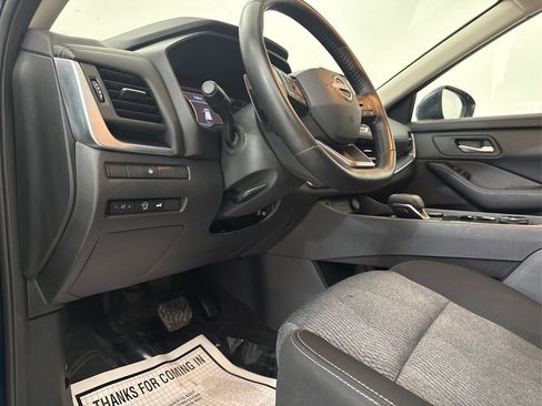 Used 2025 Nissan Rogue SV AWD/4WD image 29