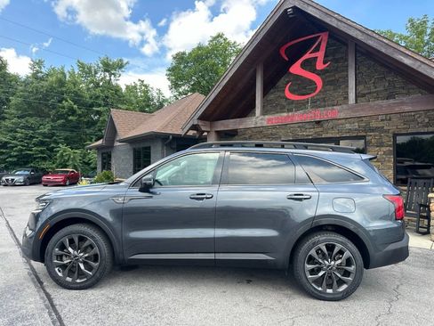 Used 2022 Kia Sorento SX Prestige w/ Rust Color Package AWD/4WD image 2