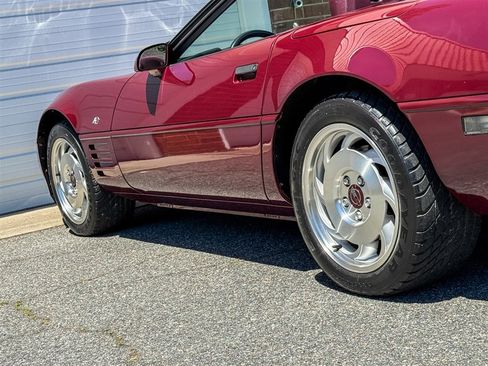 Used 1993 Chevrolet Corvette Convertible RWD image 25