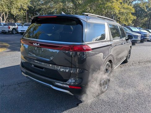 Used 2024 Kia Carnival SX Prestige image 4