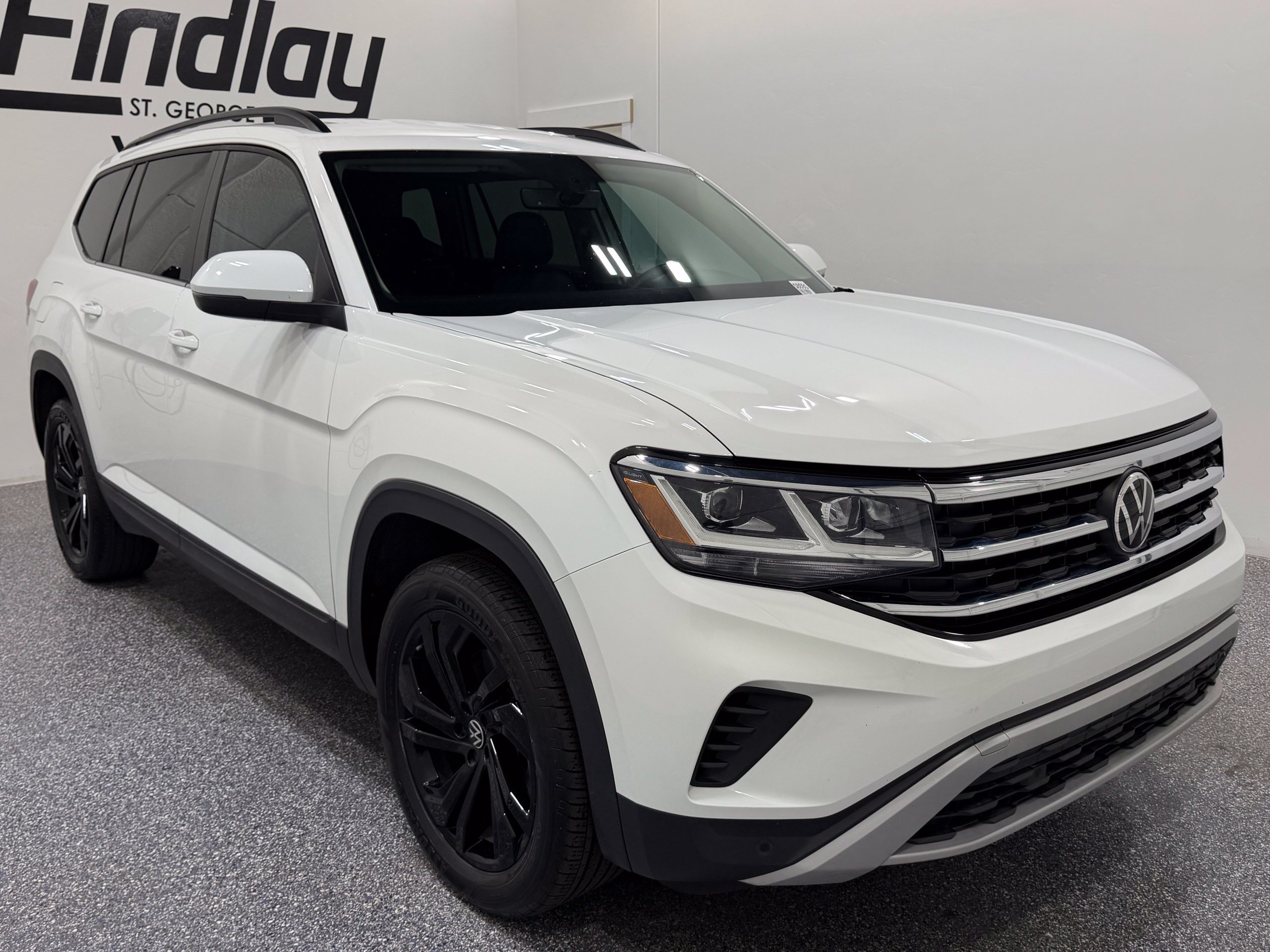 Certified 2023 Volkswagen Atlas SE w/ Black Wheel Package FWD image 10