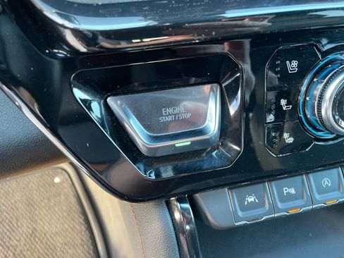 Used 2024 GMC Sierra 1500 AT4 w/ Technology Package image 30