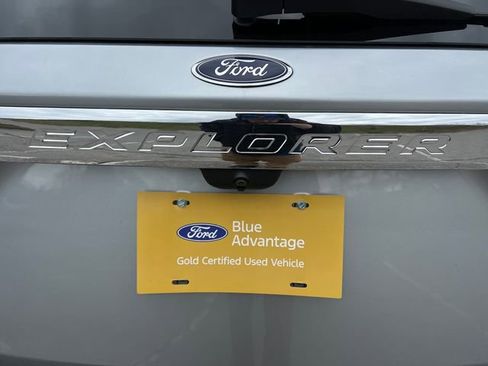 Used 2023 Ford Explorer XLT image 41