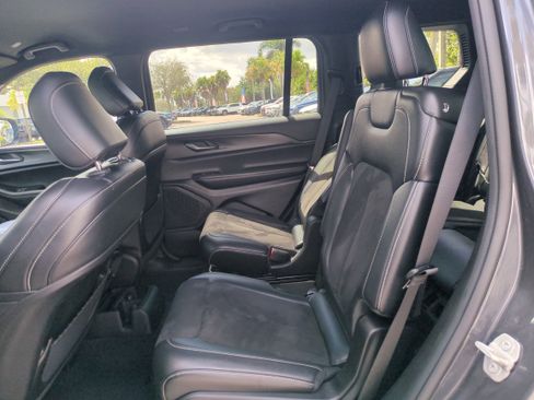 Certified 2023 Jeep Grand Cherokee L Laredo image 15