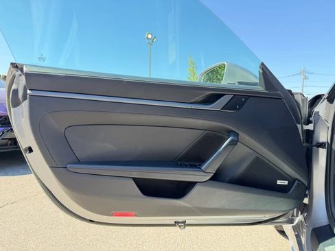 Used 2022 Porsche 911 Carrera image 9