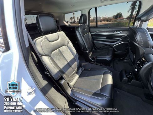 Used 2023 Jeep Grand Cherokee L Limited w/ Luxury Tech Group II RWD image 32