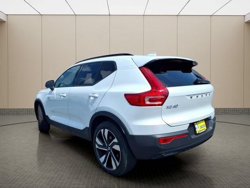 Used 2023 Volvo XC40 B5 Plus w/ Driver Assist Package AWD/4WD image 14