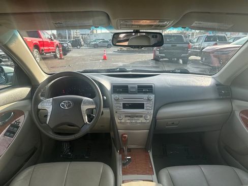 Used 2011 Toyota Camry image 10