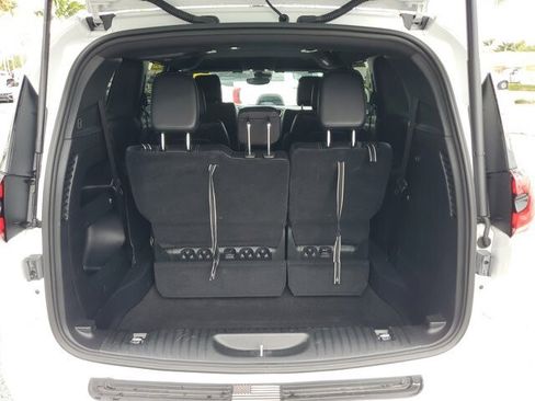 Certified 2023 Chrysler Pacifica Touring-L w/ S Appearance Package FWD image 11