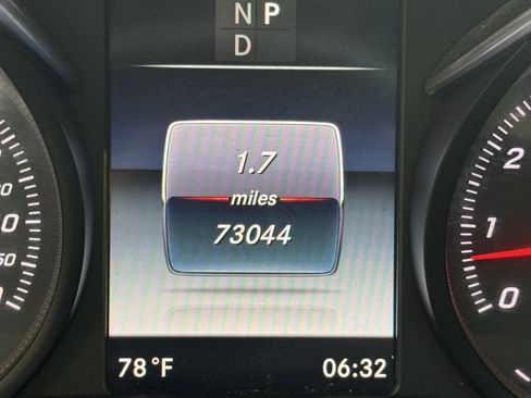 Used 2017 Mercedes-Benz GLC 300 4MATIC w/ Premium 1 Package image 4