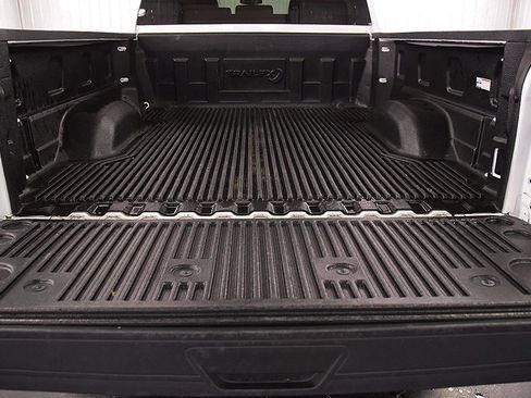 Used 2024 Chevrolet Silverado 2500 LT image 7