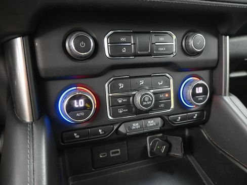 Used 2021 Chevrolet Tahoe Z71 w/ Luxury Package image 14