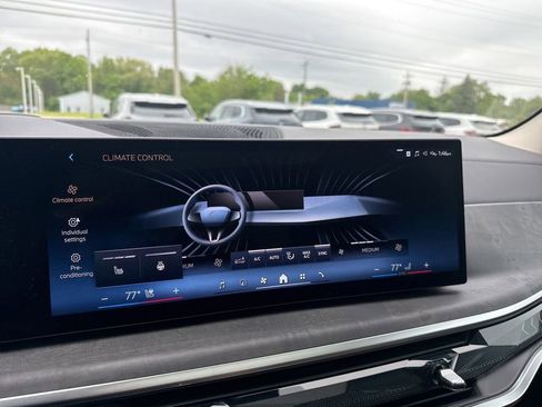 Used 2026 BMW X7 xDrive40i AWD/4WD image 19