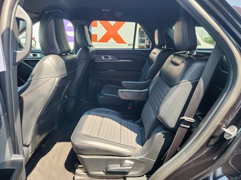 Used 2025 Ford Explorer ST-Line AWD/4WD image 19