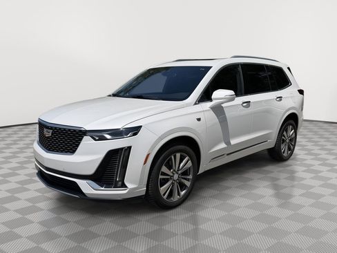 Used 2021 Cadillac XT6 Premium Luxury AWD/4WD image 3