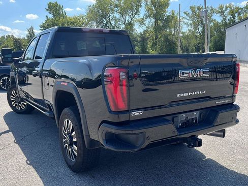Used 2024 GMC Sierra 2500 Denali Ultimate AWD/4WD image 4
