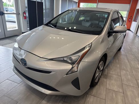 Used 2016 Toyota Prius Four w/ Advanced Technology Package FWD image 6
