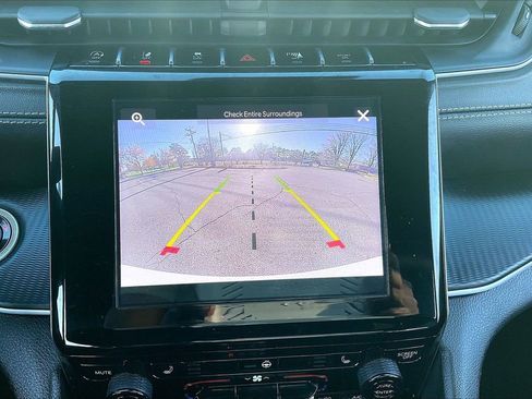 Certified 2023 Jeep Grand Cherokee Altitude image 14