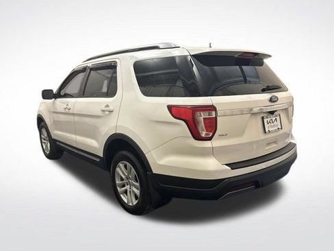 Used 2019 Ford Explorer XLT w/ Equipment Group 201A AWD/4WD image 7