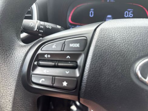 Used 2023 Hyundai Venue SE w/ Cargo Package FWD image 18