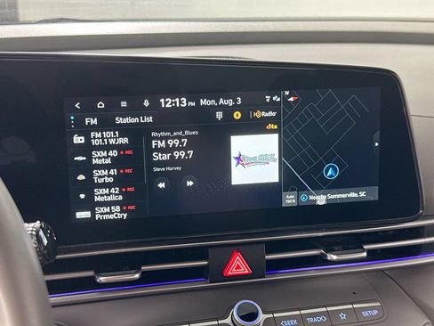 Used 2025 Hyundai Elantra SEL FWD image 30