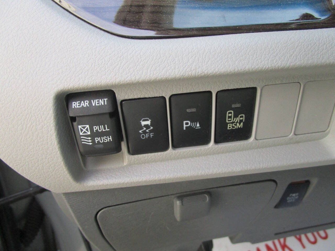 Used 2015 Toyota Sienna XLE Premium FWD image 14