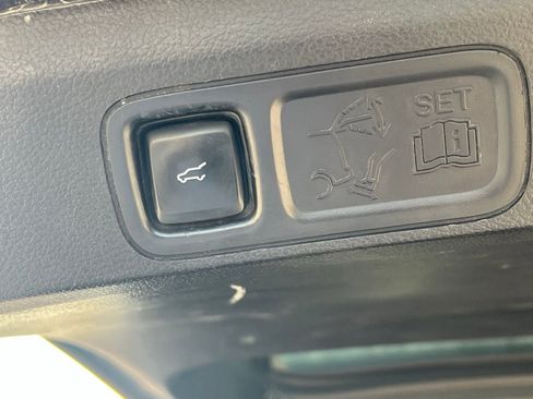 Used 2018 Ford Expedition Limited w/ Equipment Group 301A image 16