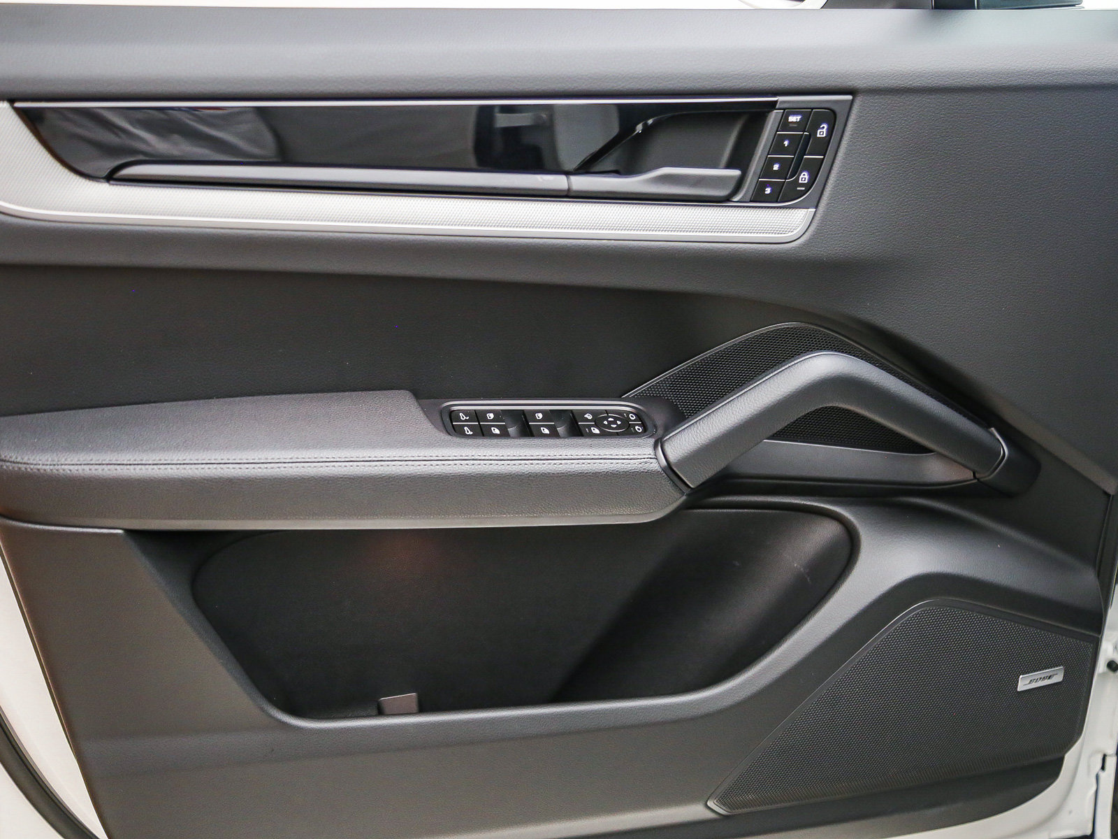 Certified 2026 Porsche Cayenne AWD/4WD image 27
