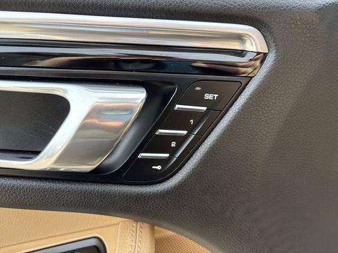 Used 2016 Porsche Macan S image 12