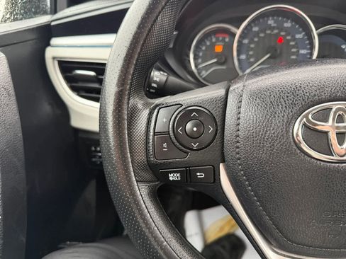 Used 2015 Toyota Corolla LE image 14