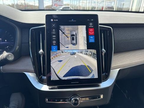 Used 2025 Volvo XC90 B5 Plus image 26